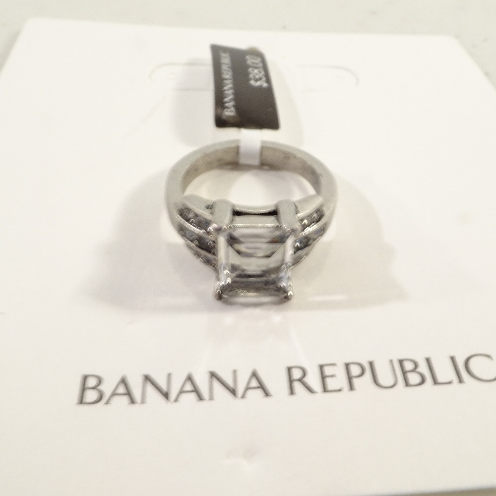 Banana Republic Silver Solitaire Crystal Ring NWT 38.00